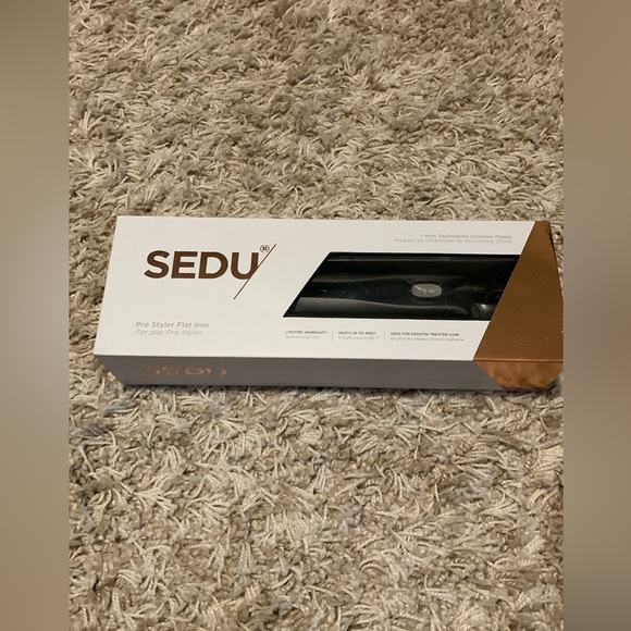 SEDU Other - NEW IN BOX SEDU FLAT IRON
